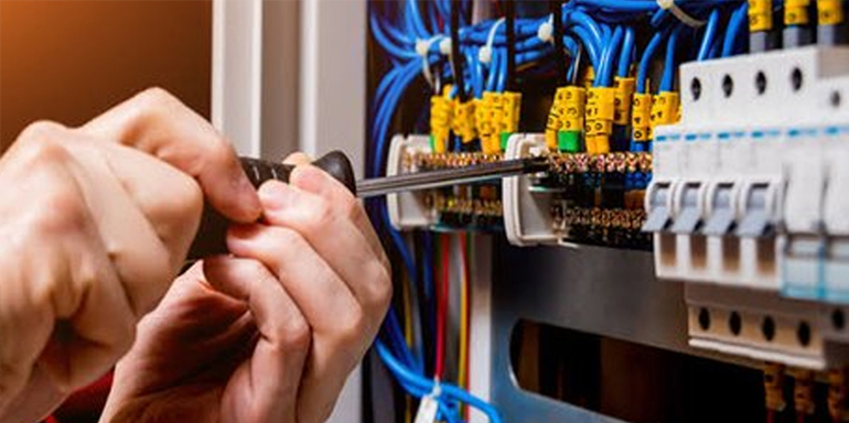 road-lighting-contractors-in-UAE road-lighting-contractors-in-UAE